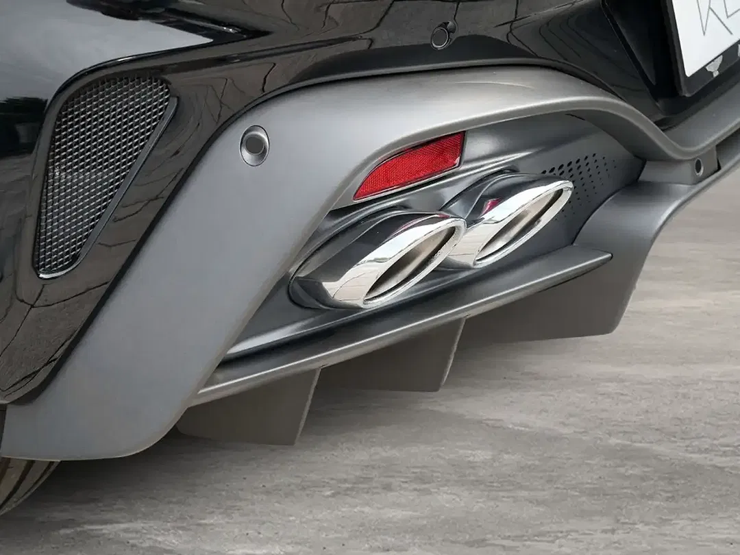 Aston Martin Vantage - Thumbnail 15