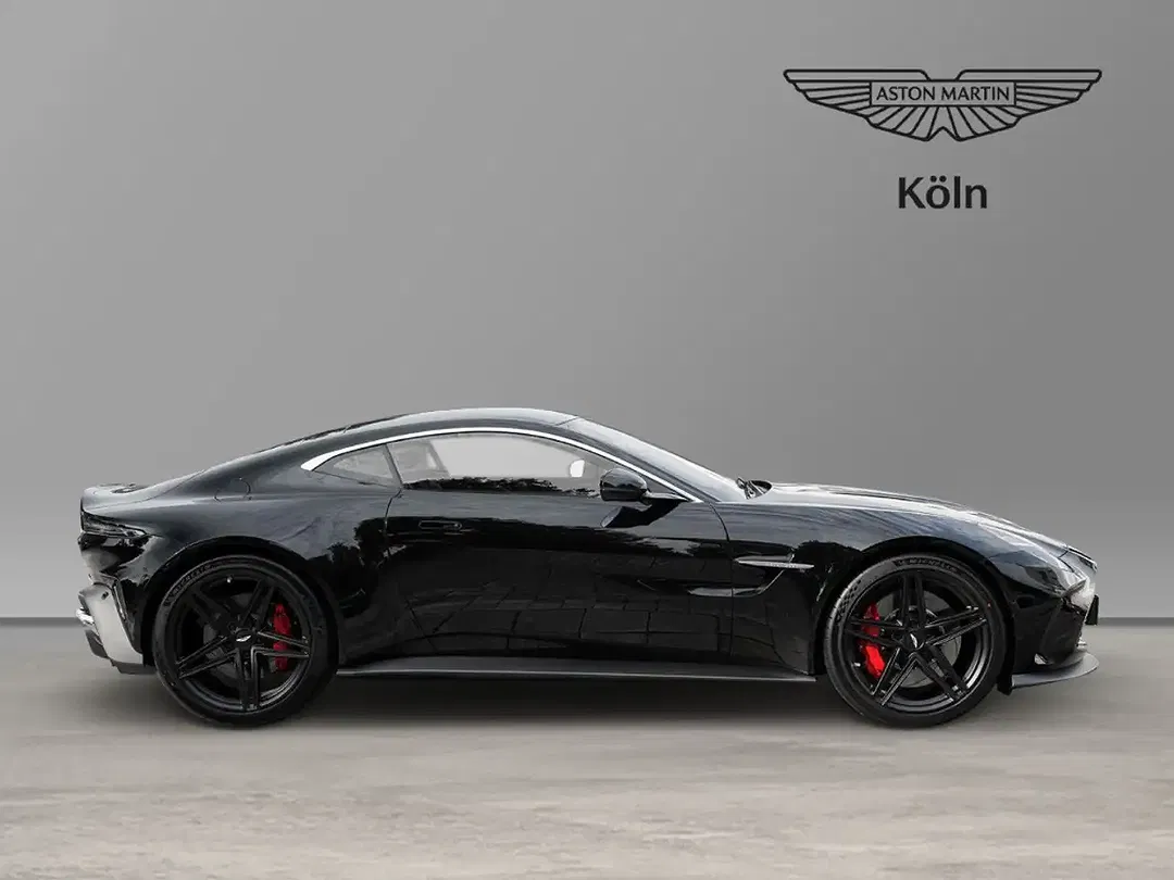 Aston Martin Vantage - Thumbnail 3