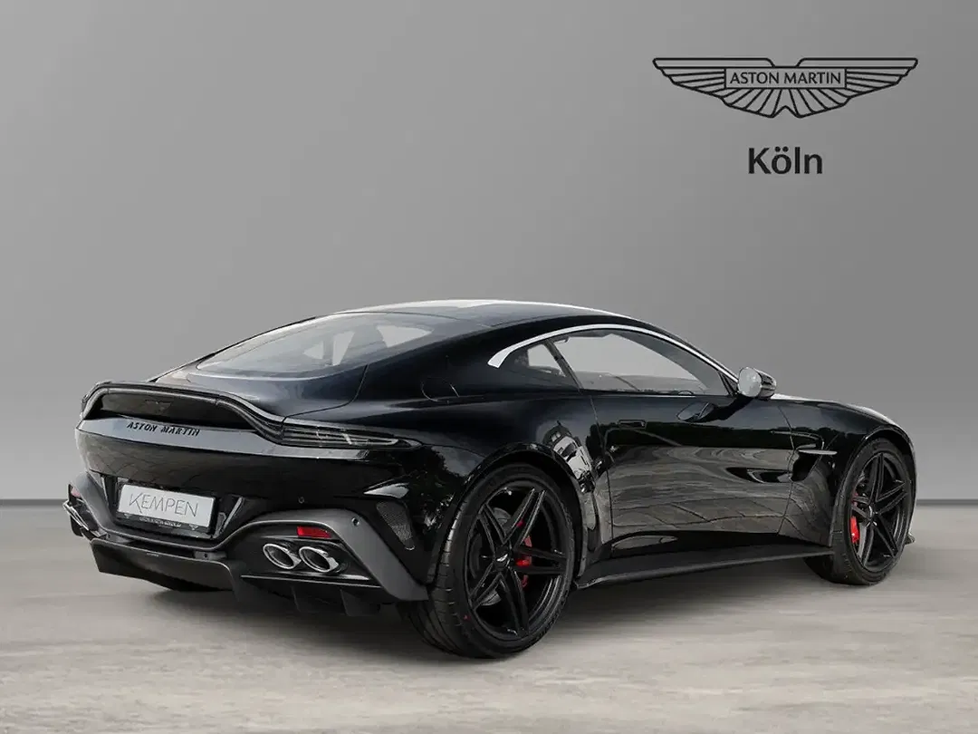 Aston Martin Vantage - Thumbnail 4