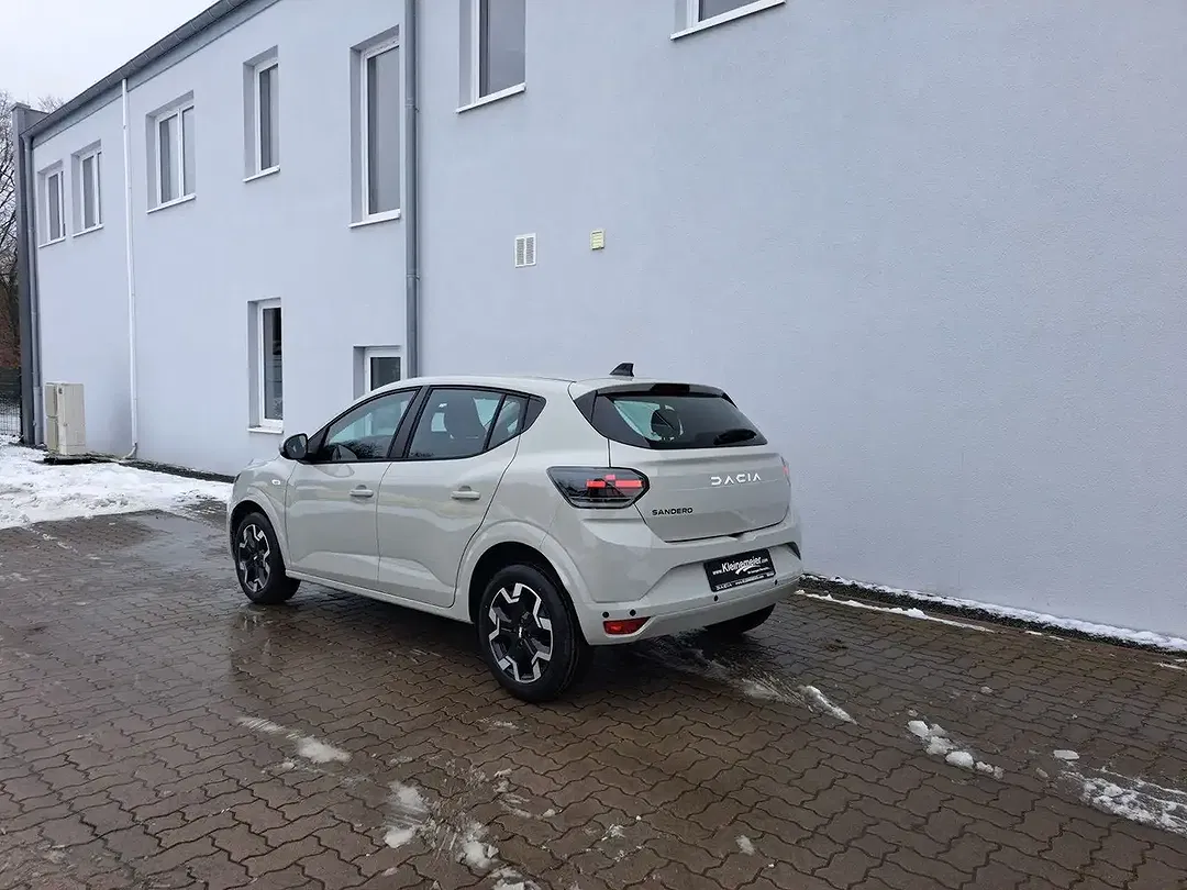 Dacia Sandero - Thumbnail 3