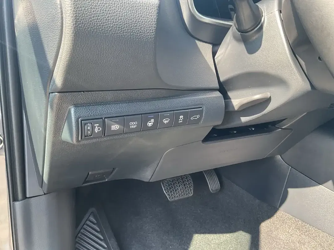 Toyota Corolla - Thumbnail 10