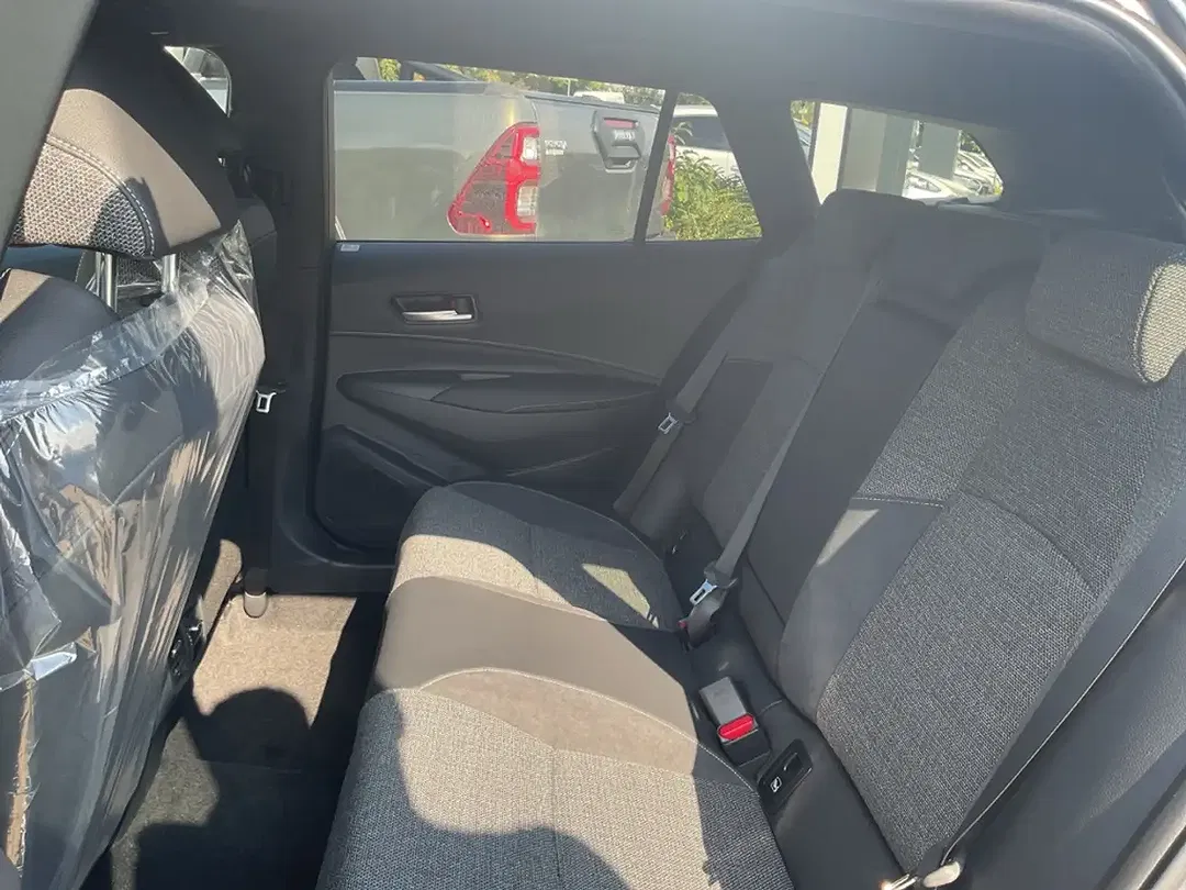Toyota Corolla - Thumbnail 11