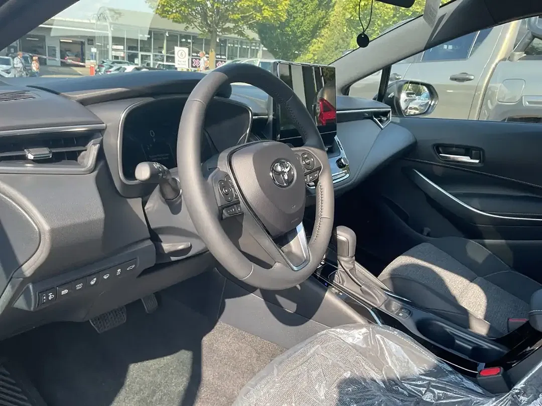 Toyota Corolla - Thumbnail 9