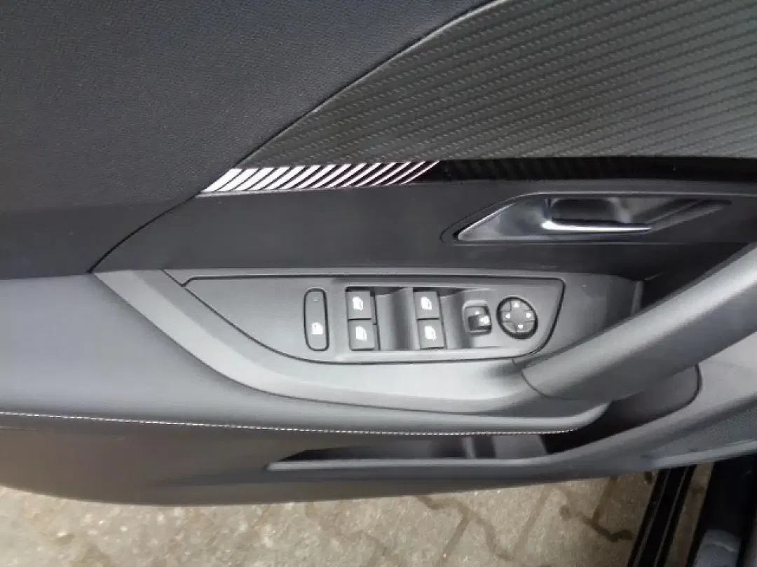 Peugeot 2008 - Thumbnail 12