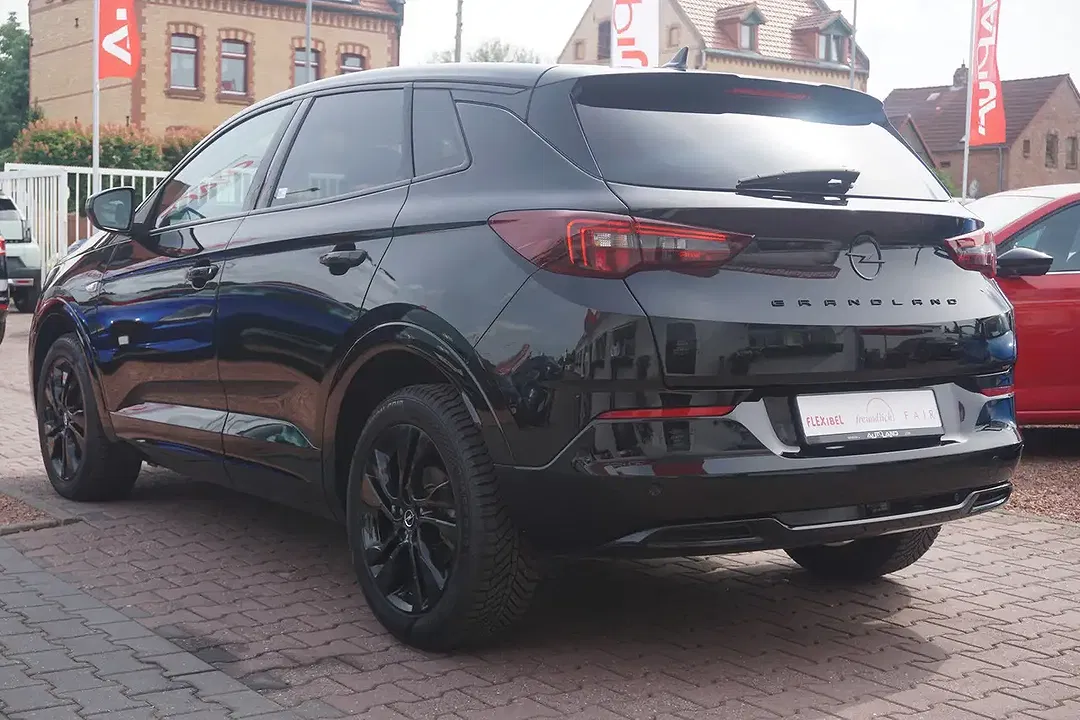 Opel Grandland - Thumbnail 2