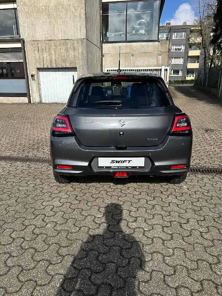 Suzuki Swift - Thumbnail 3
