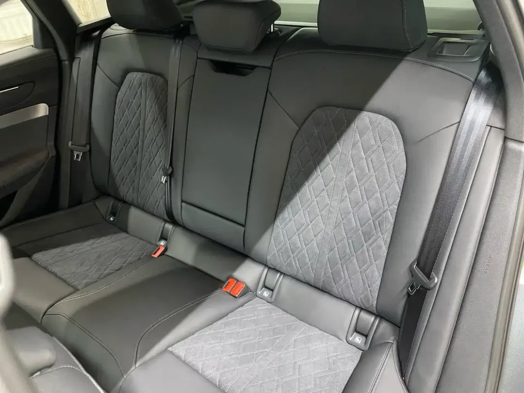 Audi A6 - Thumbnail 6