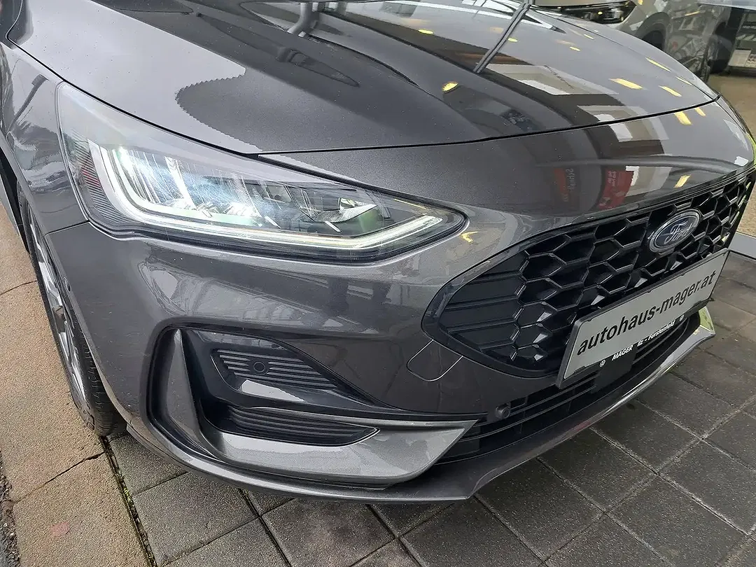 Ford Focus - Thumbnail 7