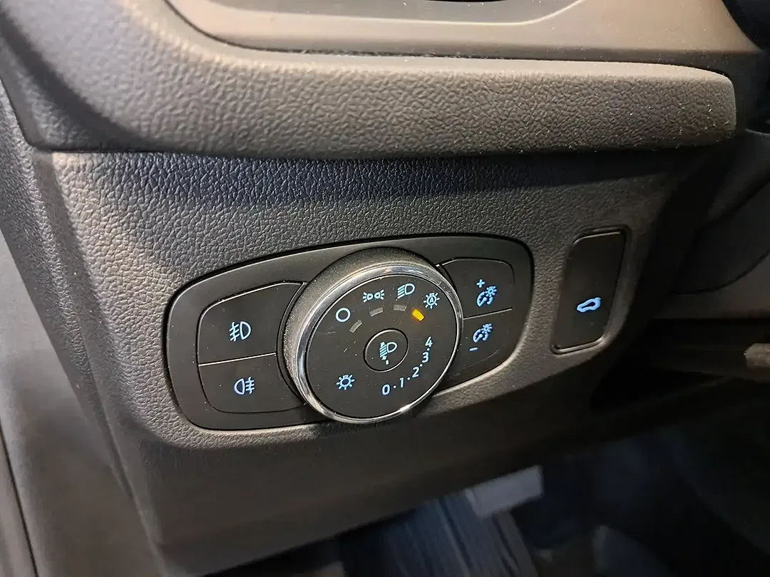 Ford Focus - Thumbnail 9