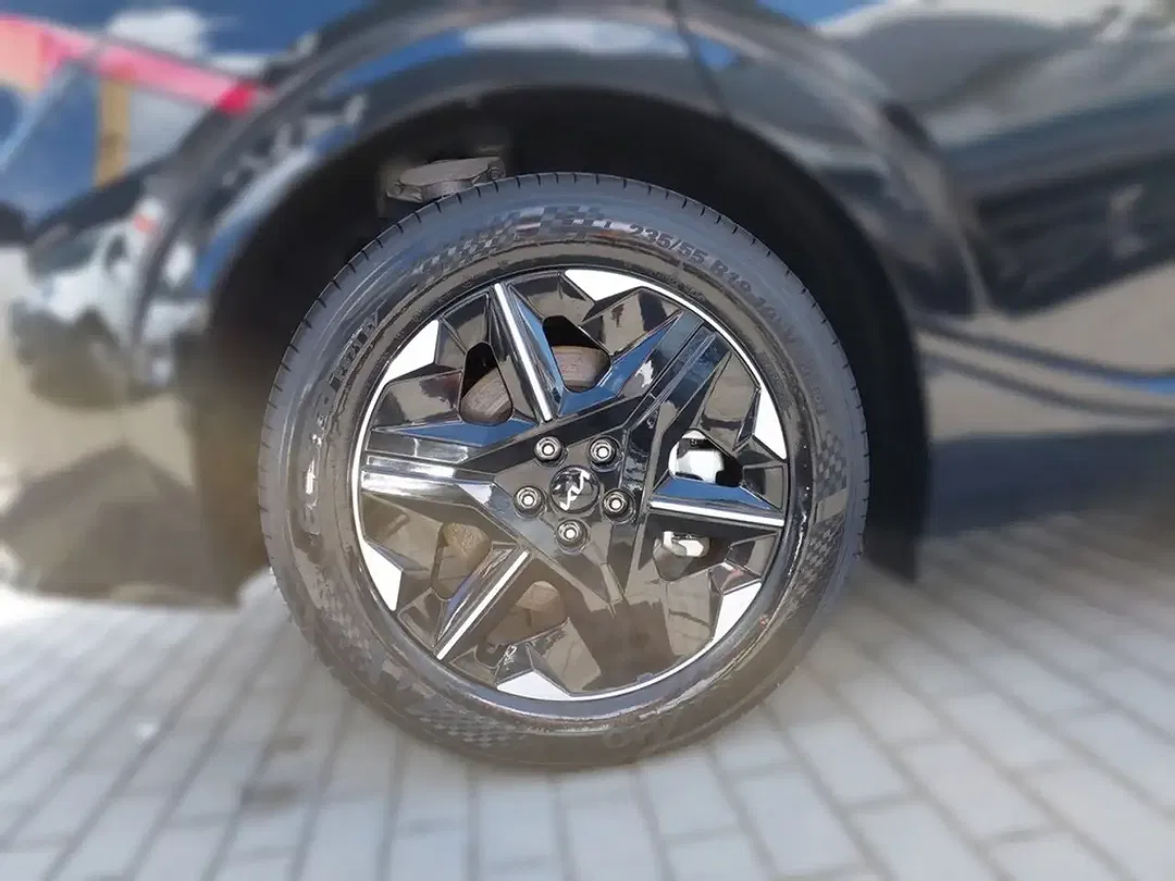 Kia EV6 - Thumbnail 15