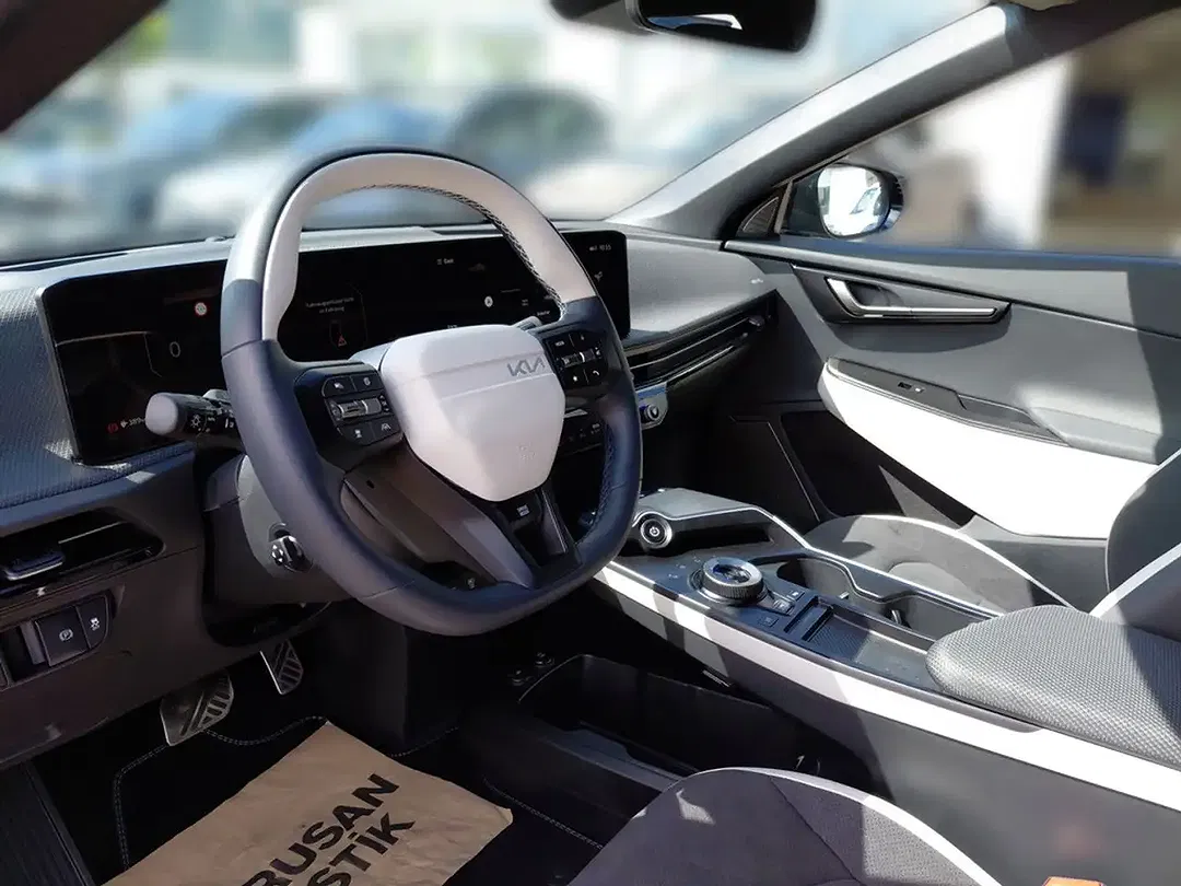 Kia EV6 - Thumbnail 8