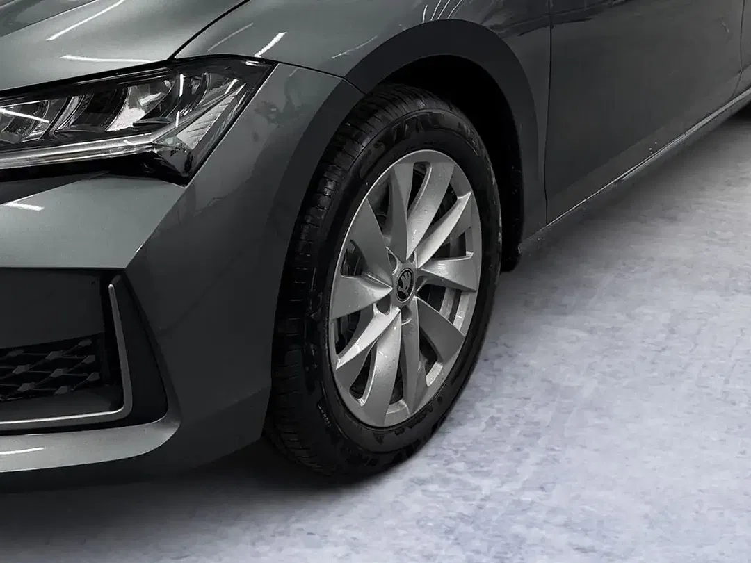 Skoda Superb - Thumbnail 6