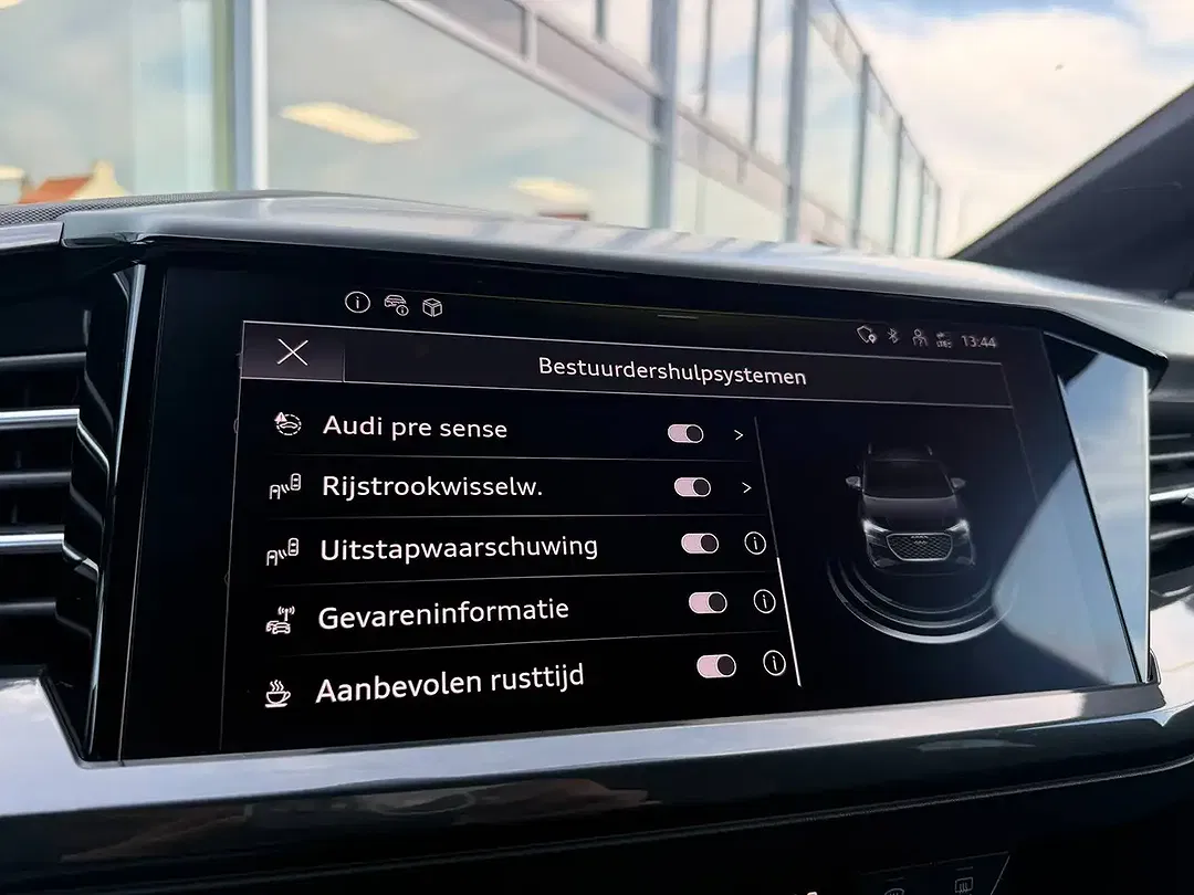 Audi Q4 e-tron - Thumbnail 38