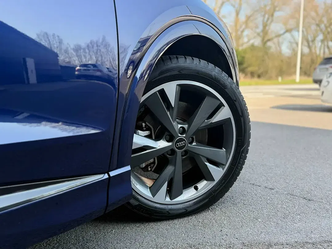 Audi Q4 e-tron - Thumbnail 5