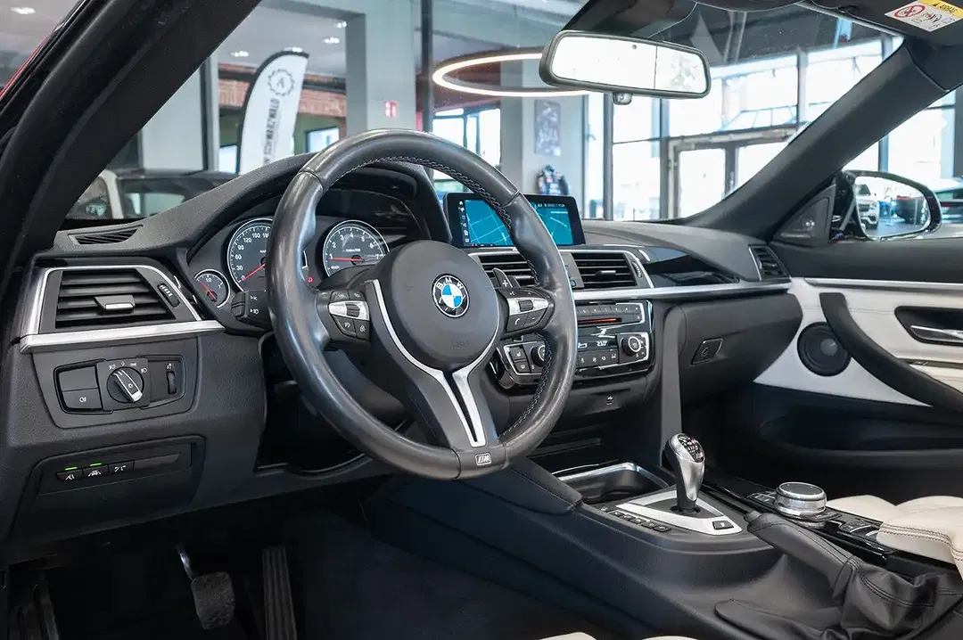 BMW M4 - Thumbnail 10