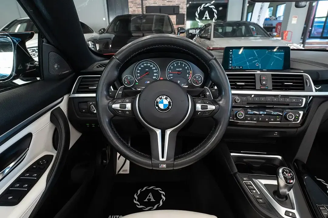 BMW M4 - Thumbnail 15
