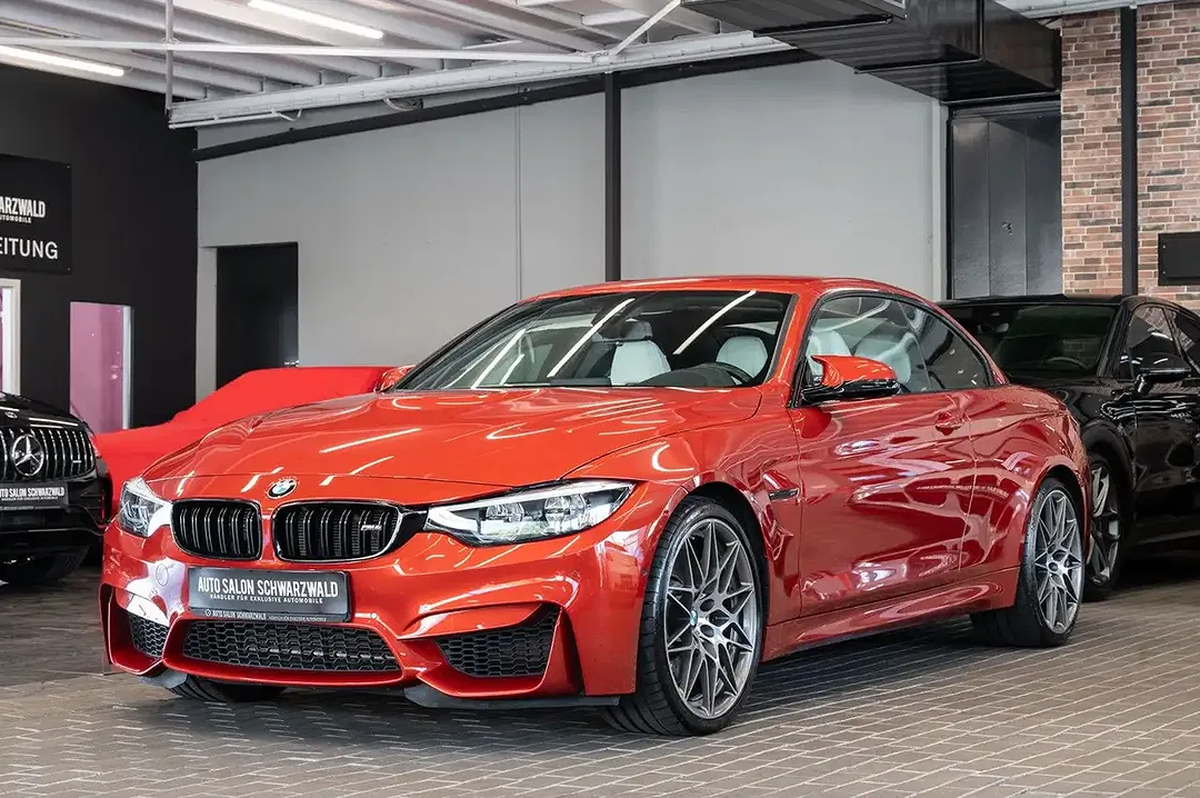 BMW M4 - Thumbnail 2