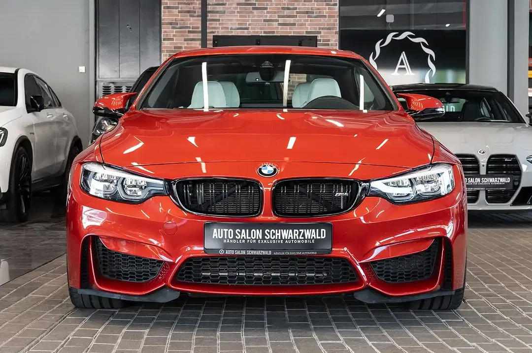BMW M4 - Thumbnail 5