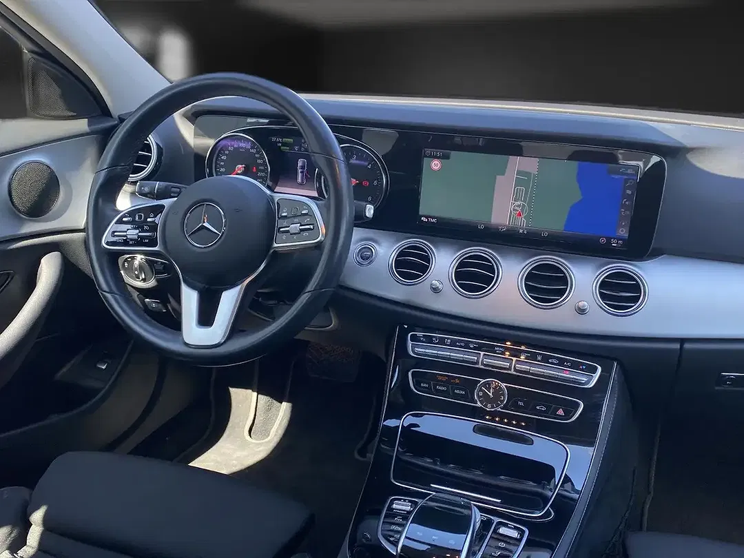 Mercedes-Benz E 300 - Thumbnail 10