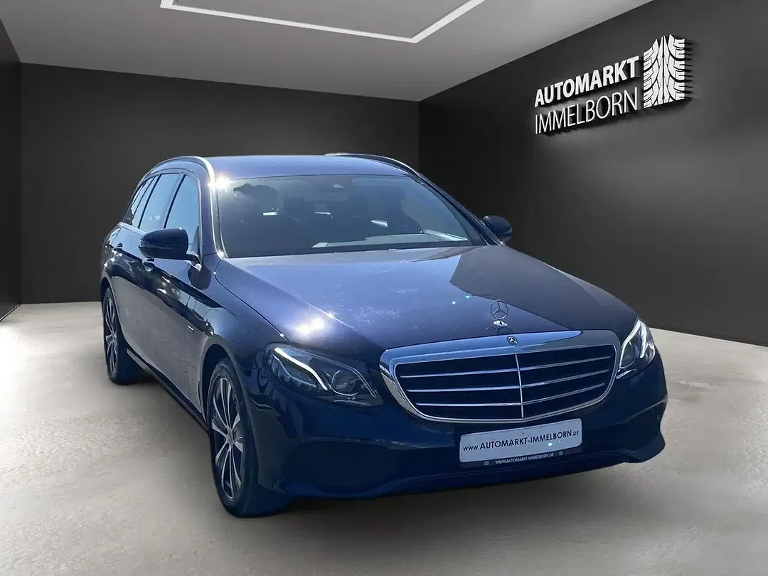 Mercedes-Benz E 300 - Thumbnail 2