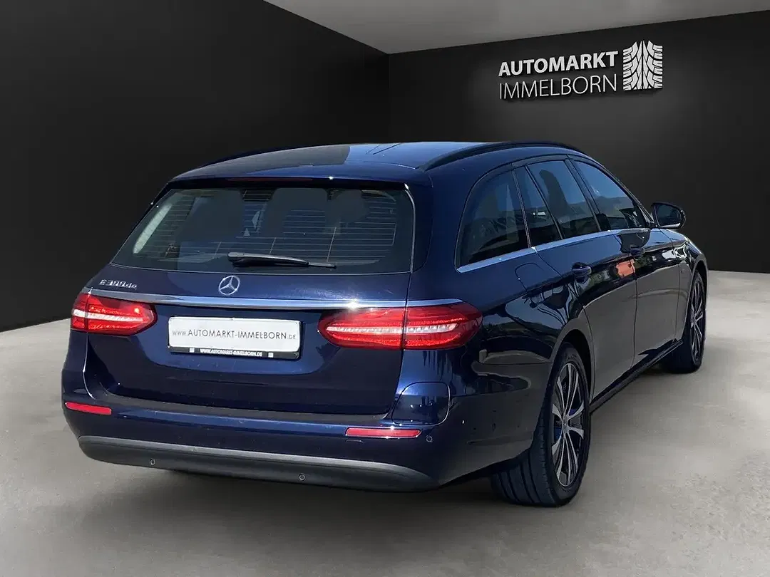 Mercedes-Benz E 300 - Thumbnail 7