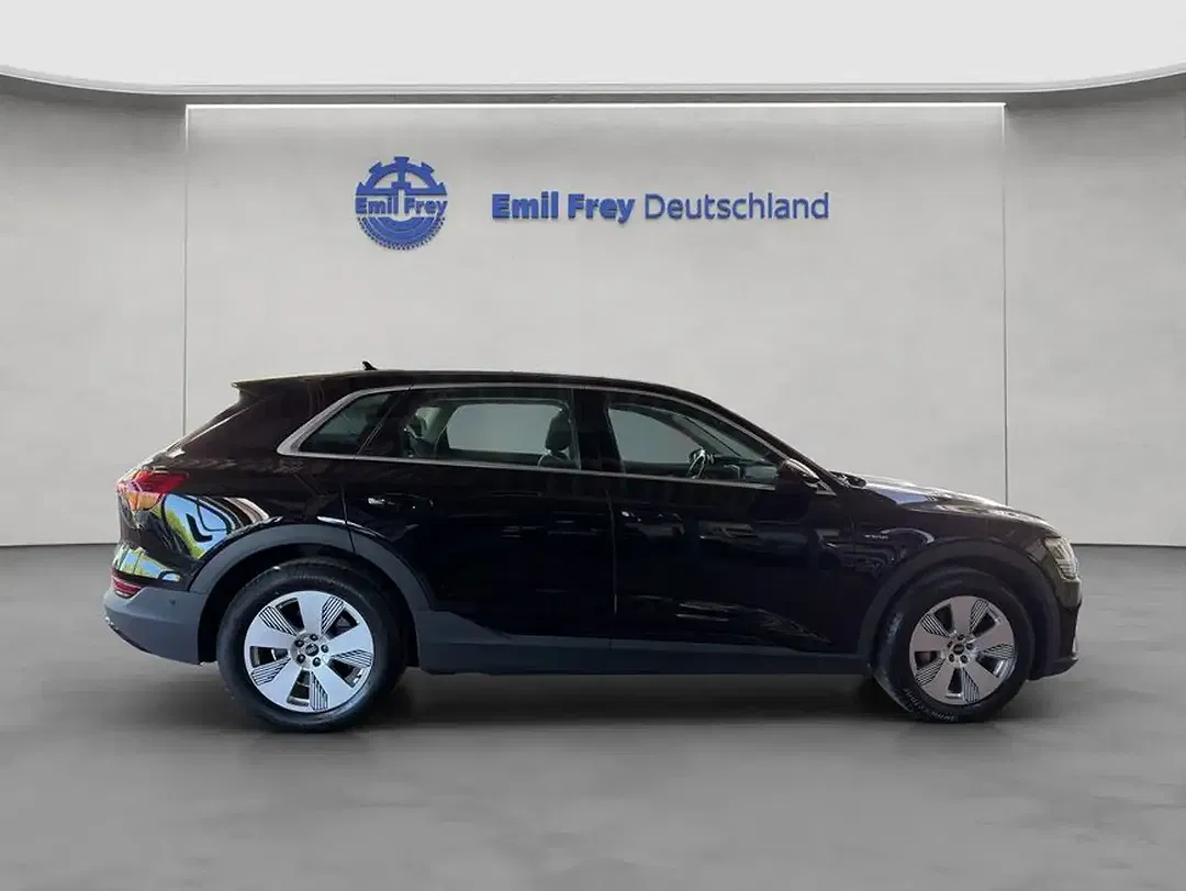 Audi e-tron - Thumbnail 8