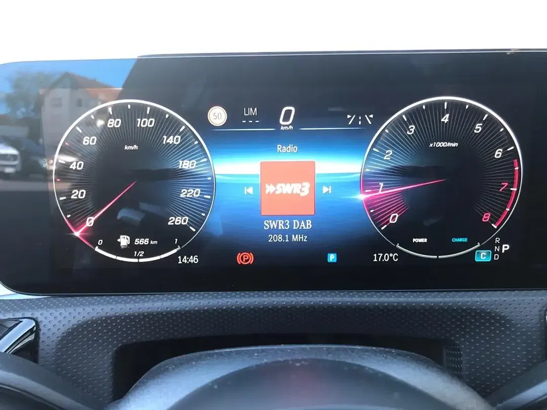 Mercedes-Benz CLA 200 - Thumbnail 9