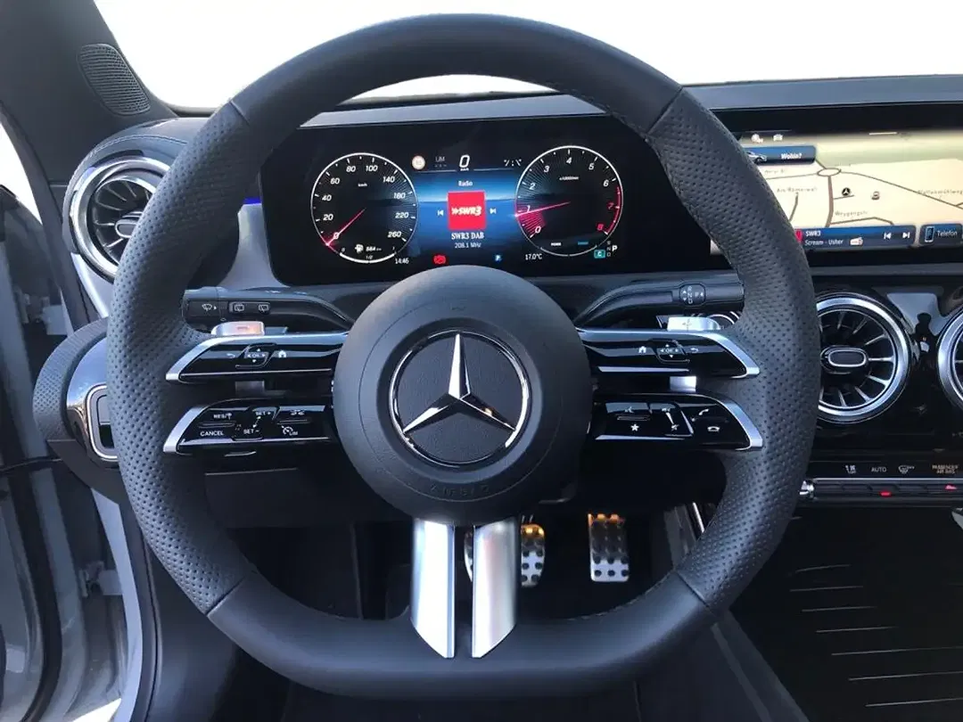 Mercedes-Benz CLA 200 - Thumbnail 10