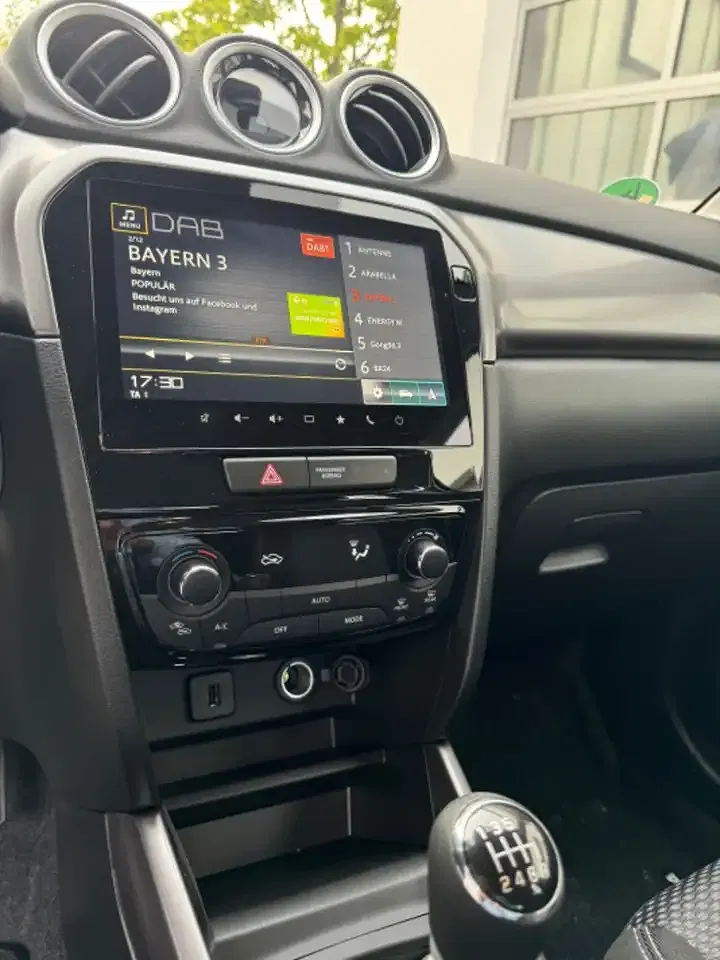 Suzuki Vitara - Thumbnail 5