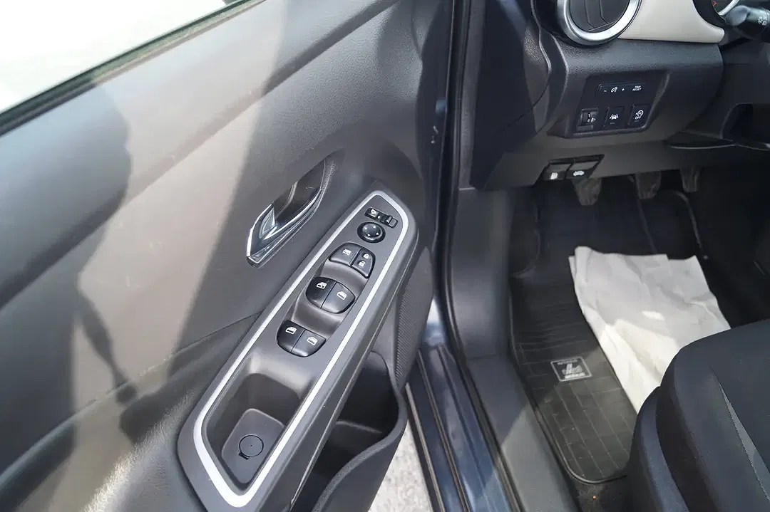 Nissan Micra - Thumbnail 8