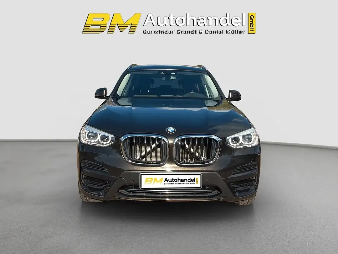 BMW X3 - Thumbnail 2