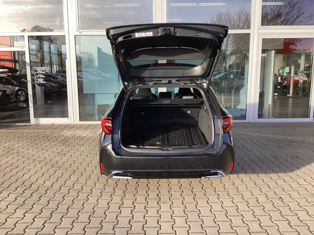 Toyota Corolla - Thumbnail 6