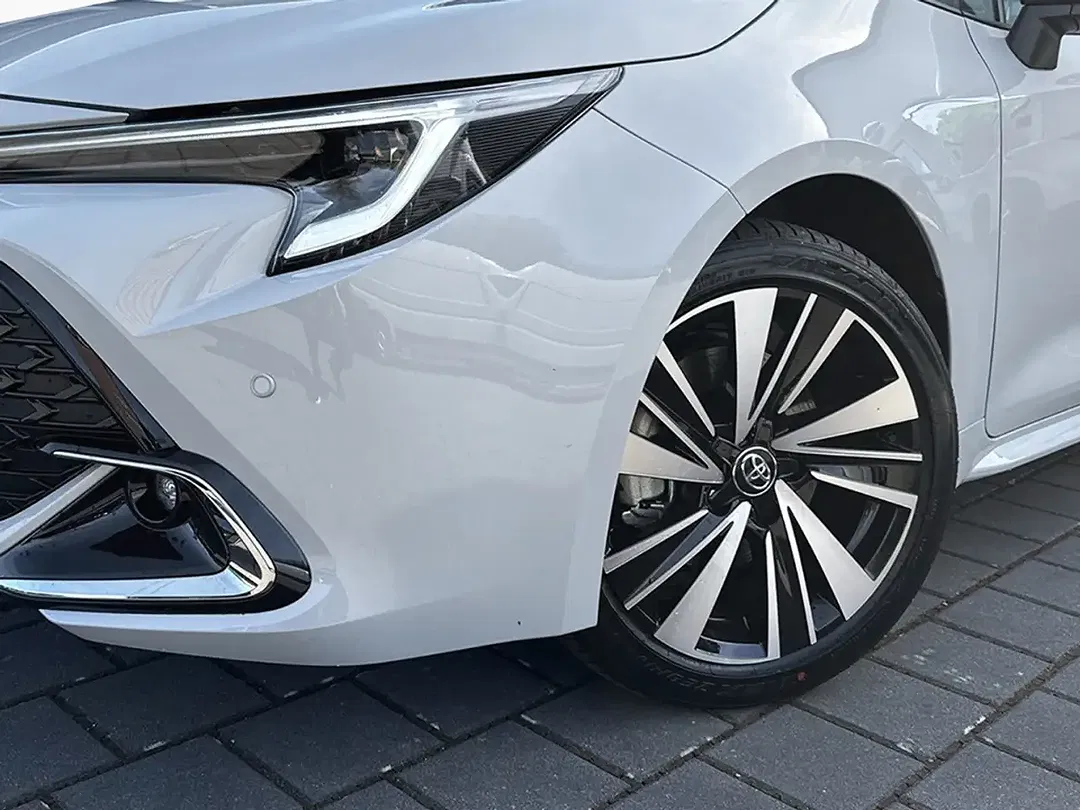 Toyota Corolla - Thumbnail 7