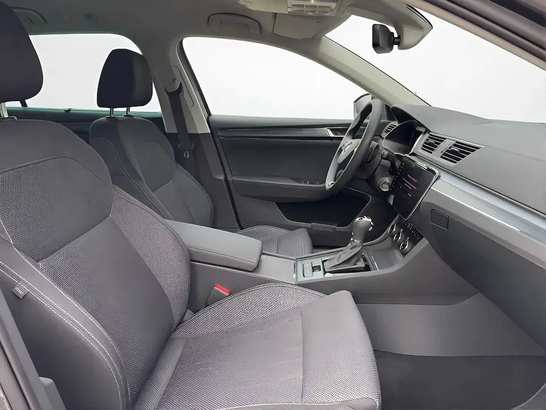 Skoda Superb - Thumbnail 14