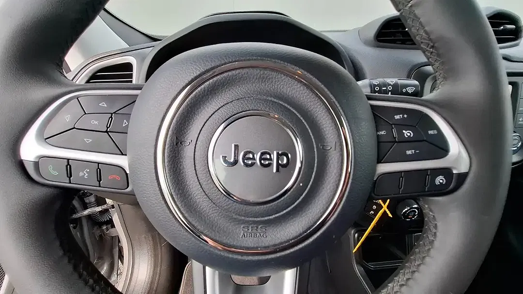Jeep Renegade - Thumbnail 14