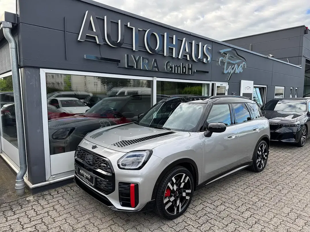 MINI John Cooper Works Countryman - Thumbnail 4