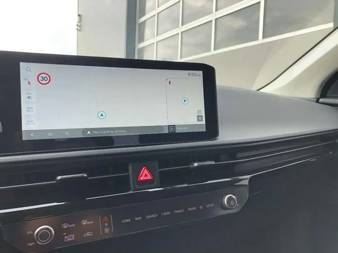 Kia EV6 - Thumbnail 10