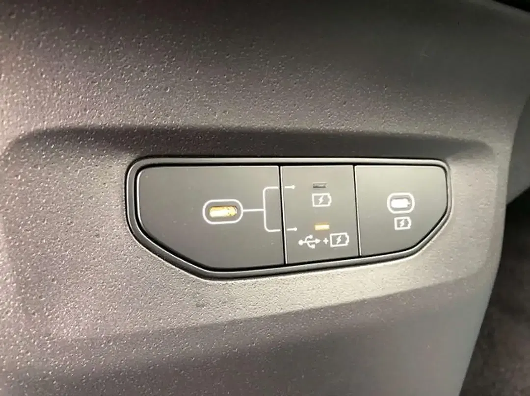 Kia EV6 - Thumbnail 13