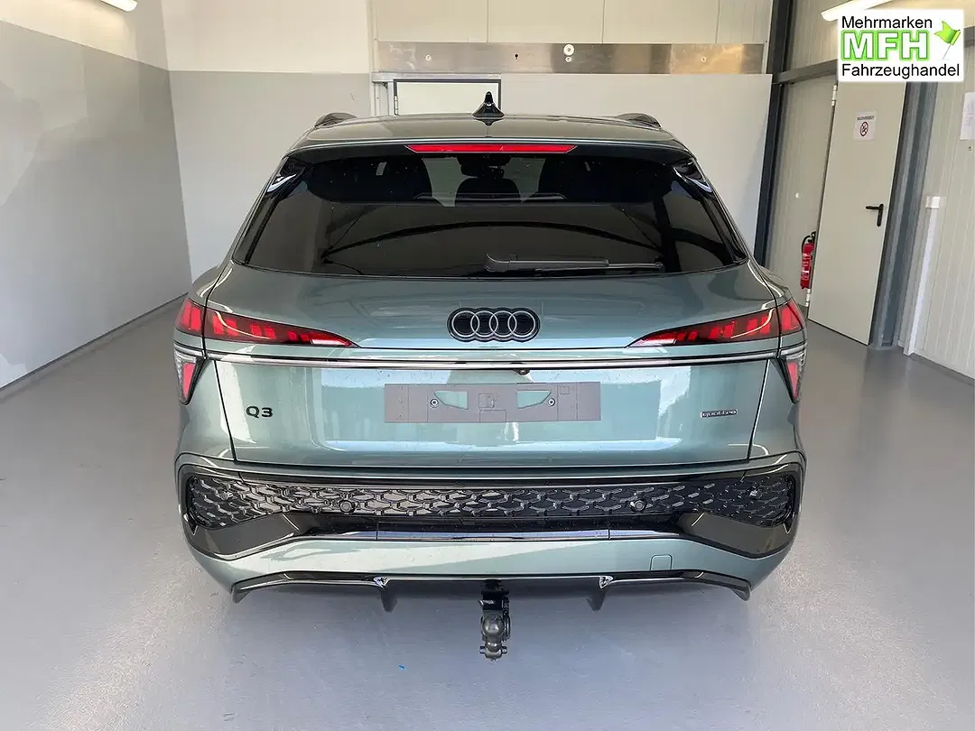 Audi Q3 - Thumbnail 5