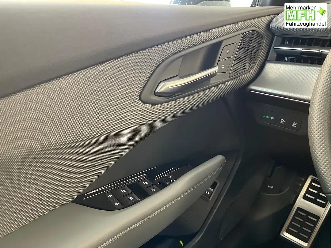 Audi Q3 - Thumbnail 9