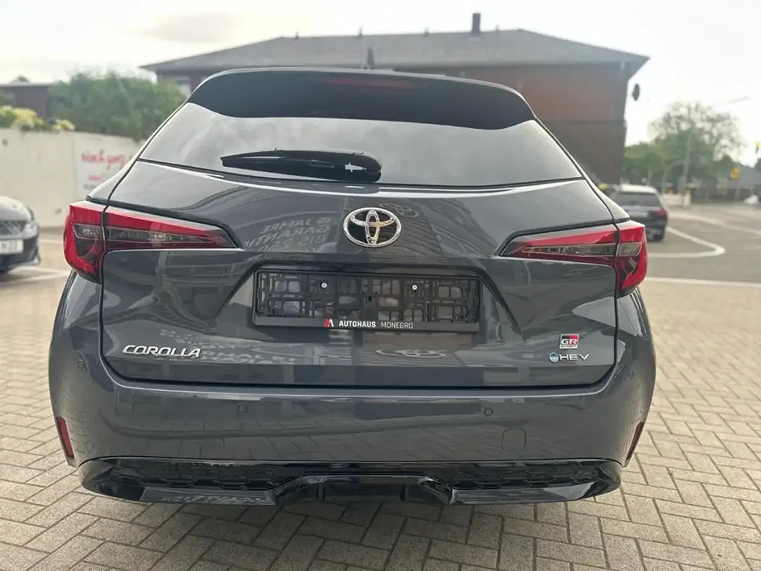 Toyota Corolla - Thumbnail 4
