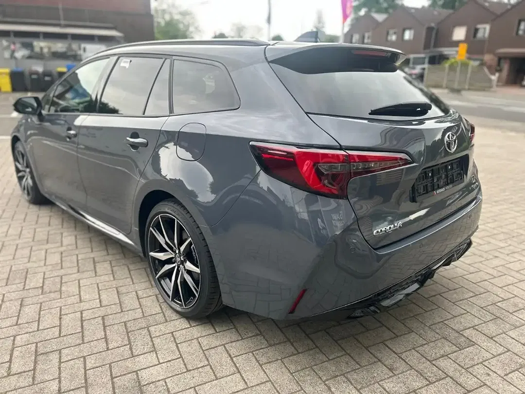 Toyota Corolla - Thumbnail 5