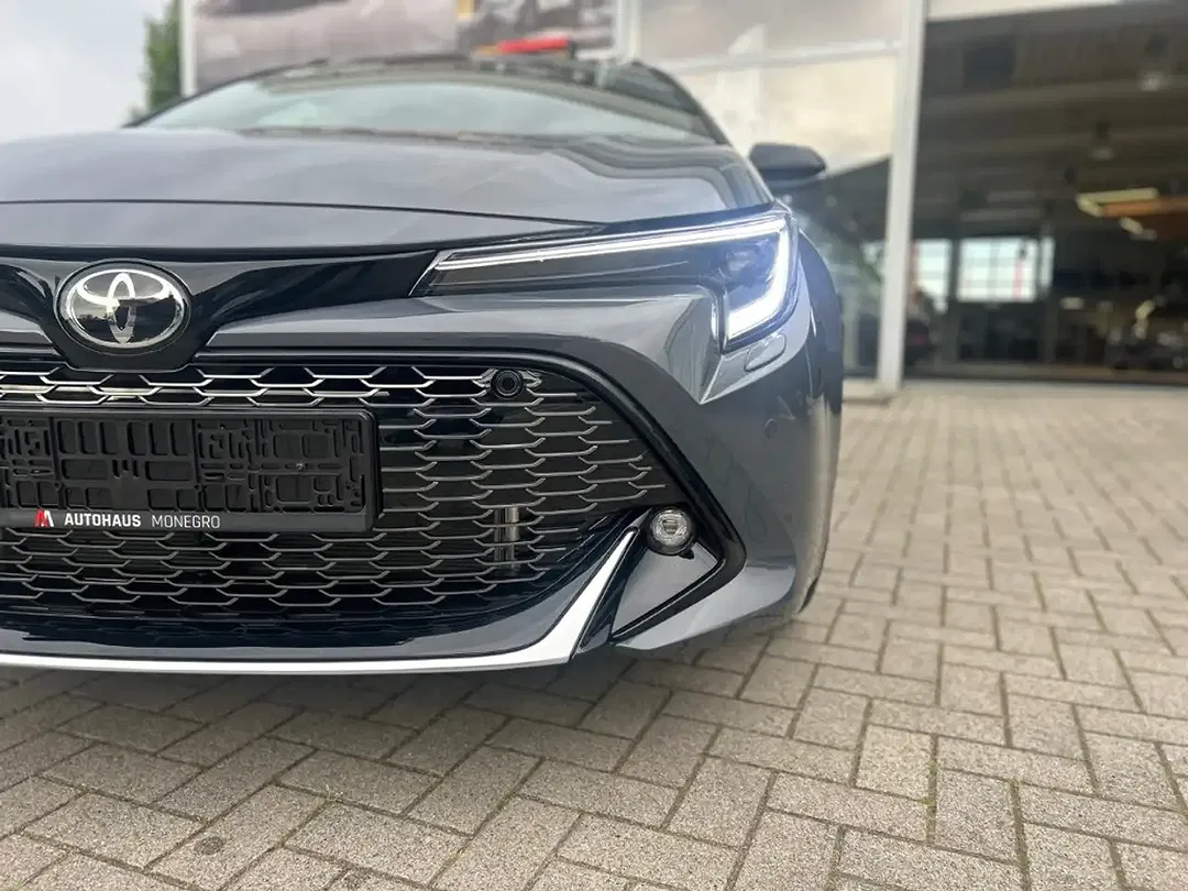 Toyota Corolla - Thumbnail 8