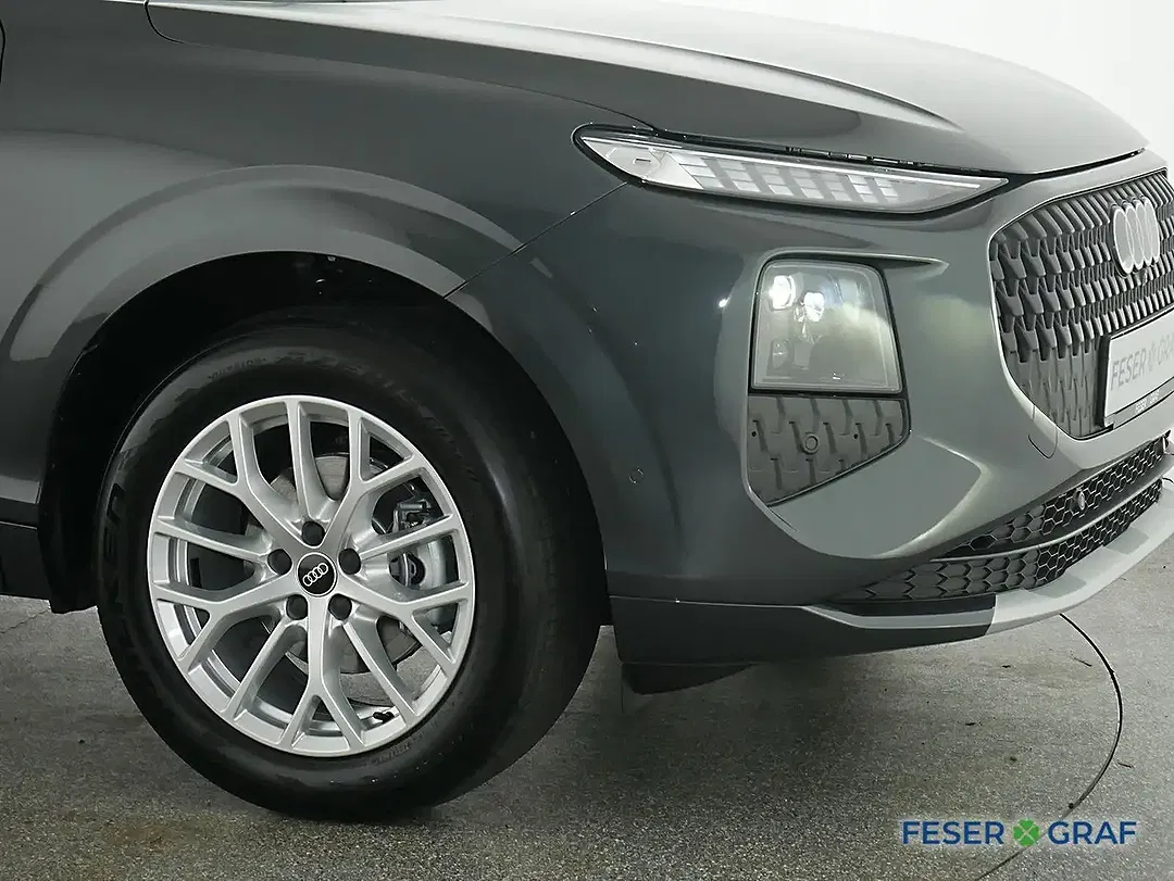 Audi Q3 - Thumbnail 10