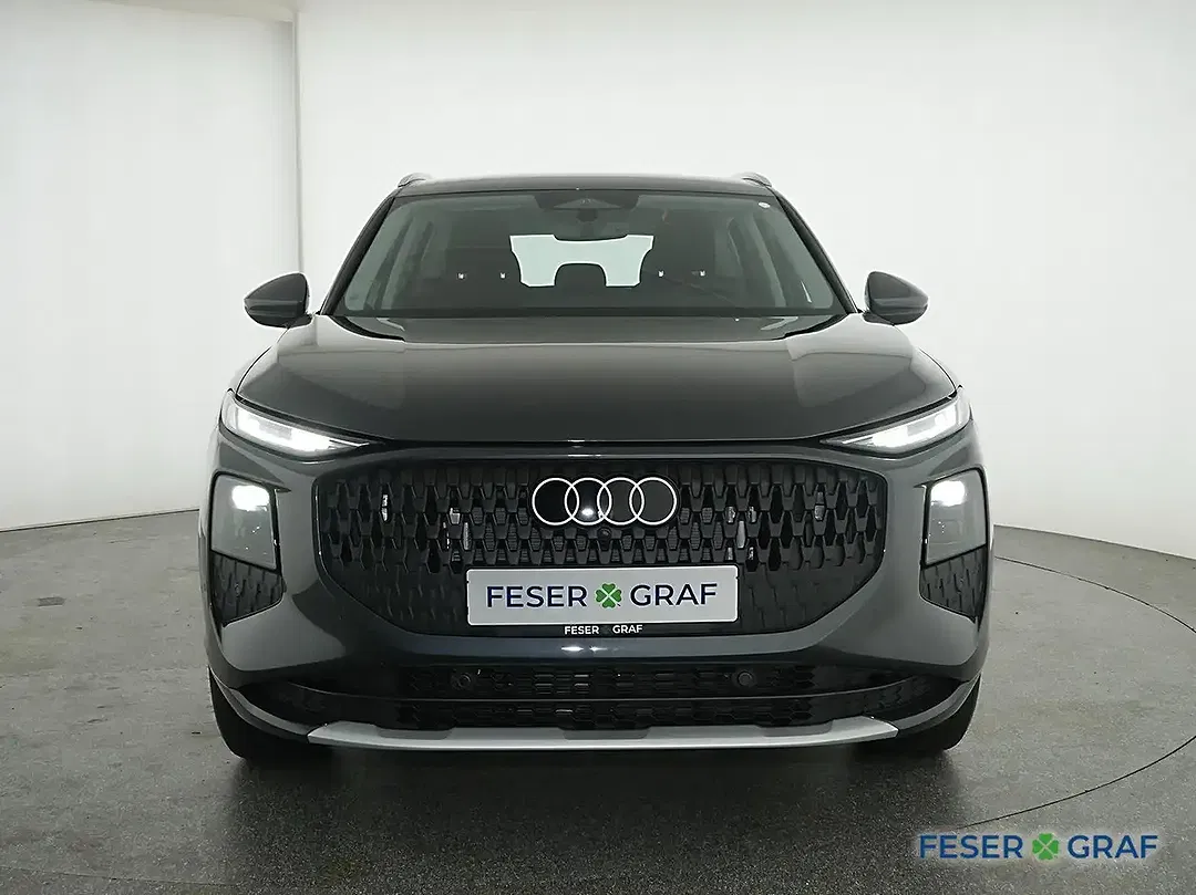 Audi Q3 - Thumbnail 11