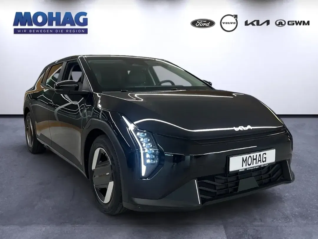 Kia EV4 - Thumbnail 2