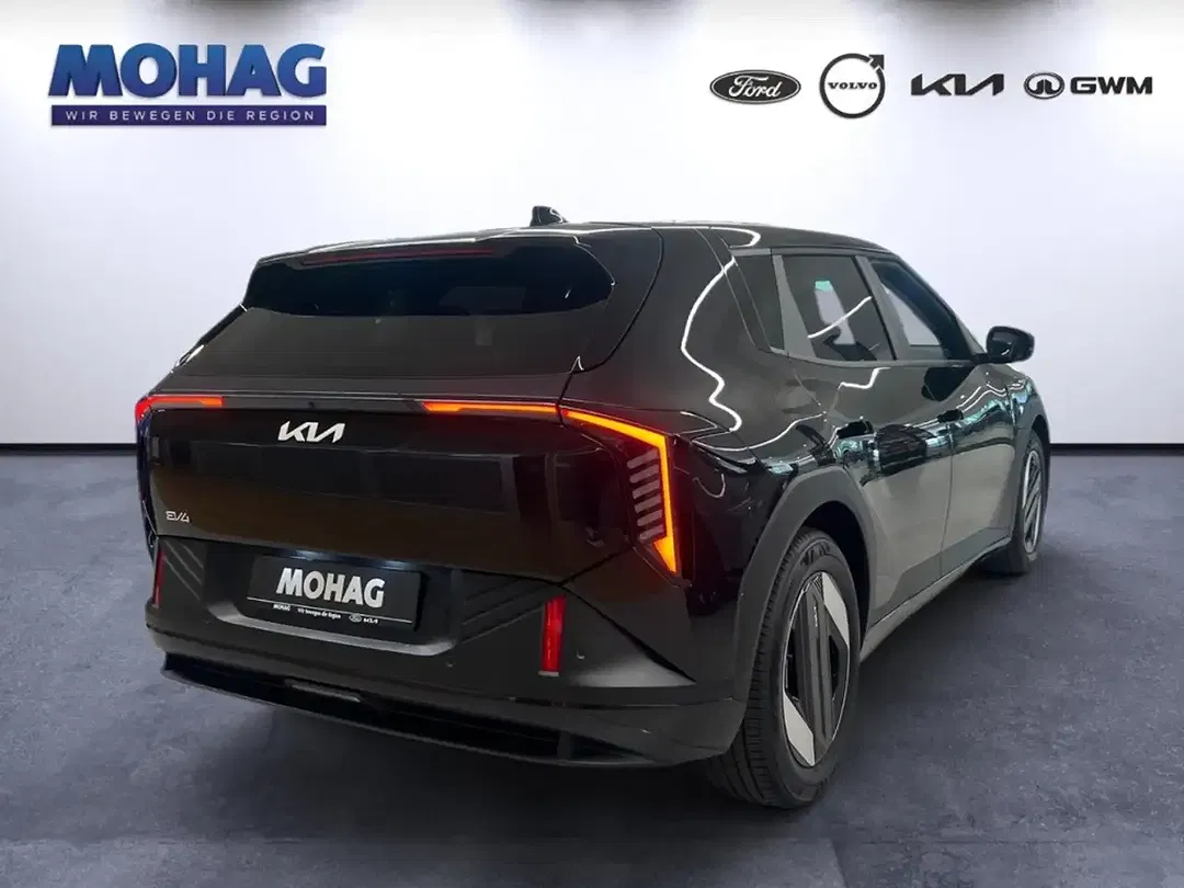 Kia EV4 - Thumbnail 3