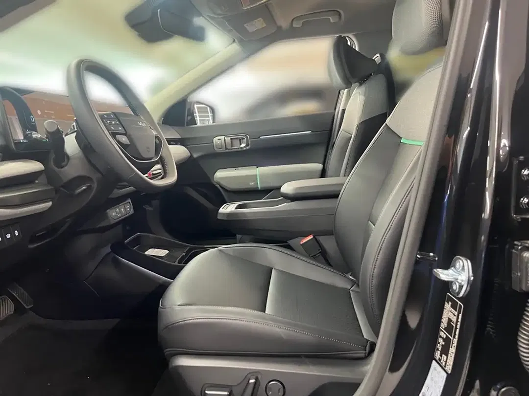 Kia EV4 - Thumbnail 7