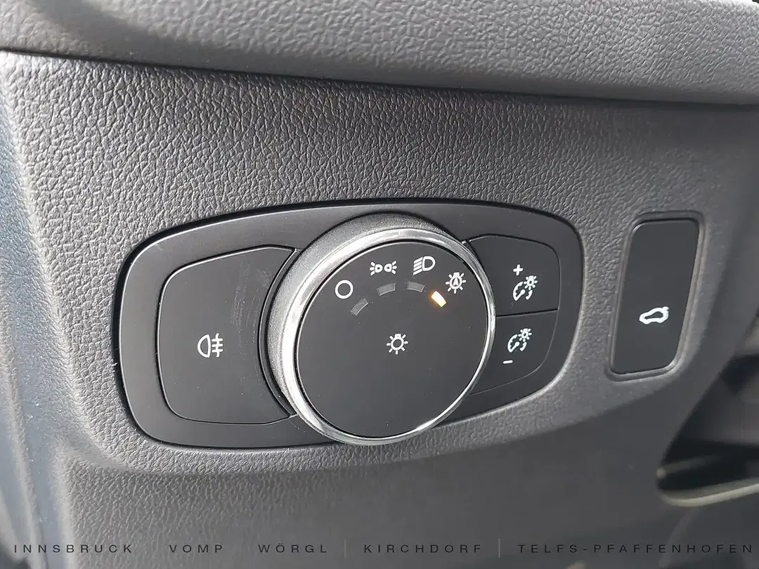 Ford Focus - Thumbnail 11