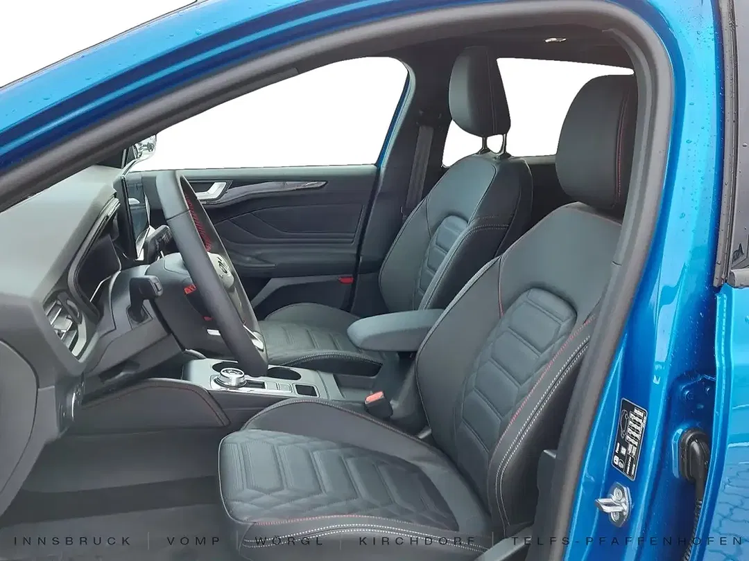 Ford Focus - Thumbnail 13